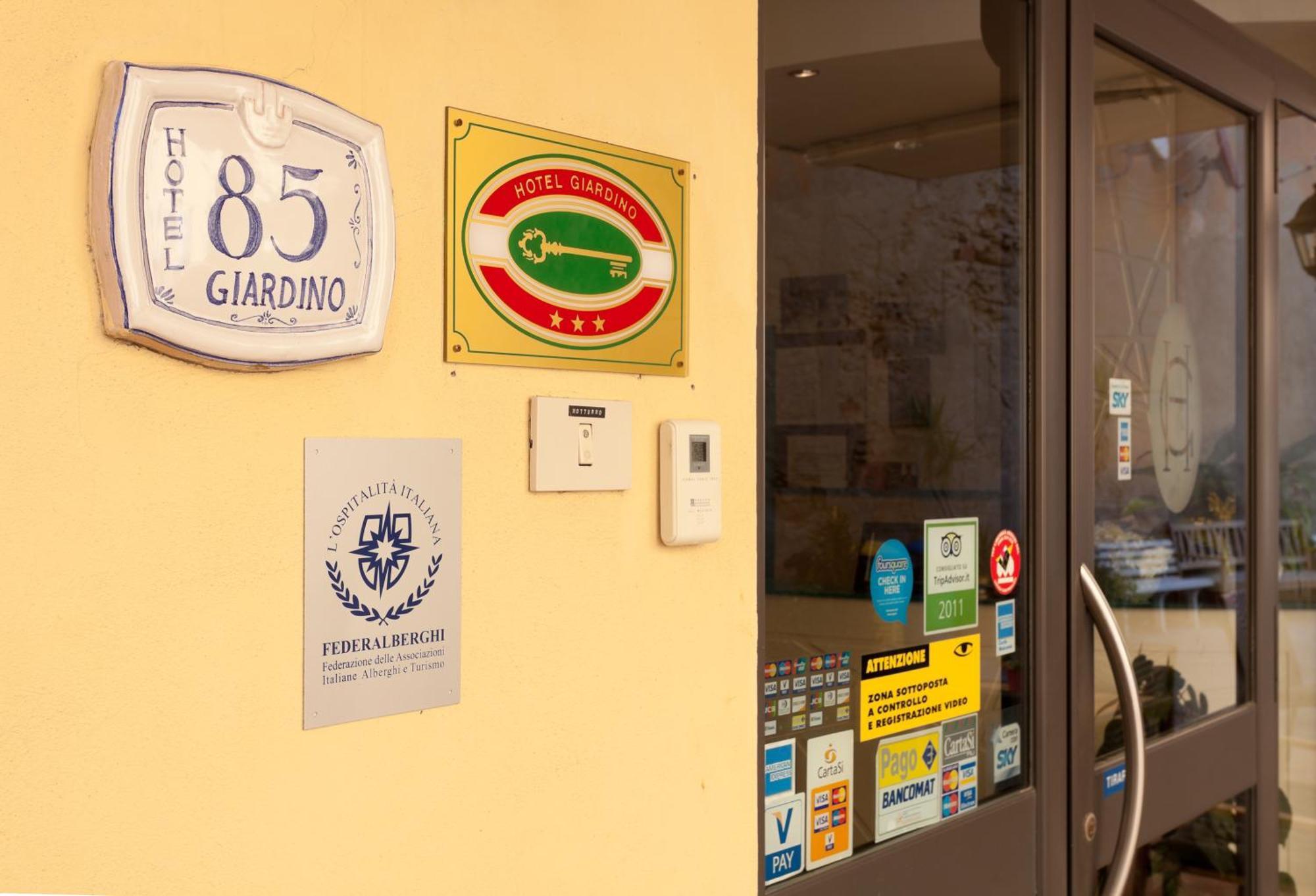 Parking Hotel Giardino Ліворно Екстер'єр фото