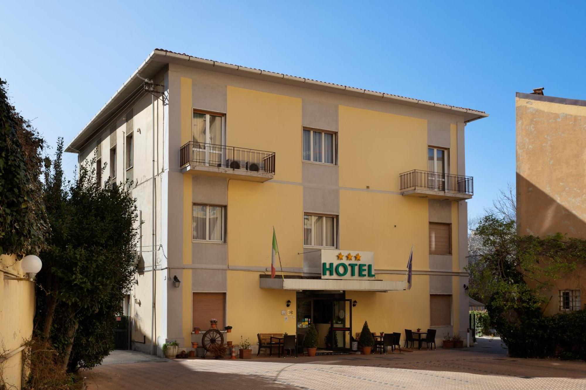 Parking Hotel Giardino Ліворно Екстер'єр фото