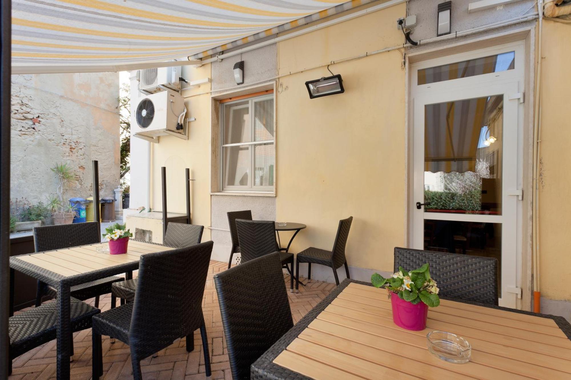Parking Hotel Giardino Ліворно Екстер'єр фото