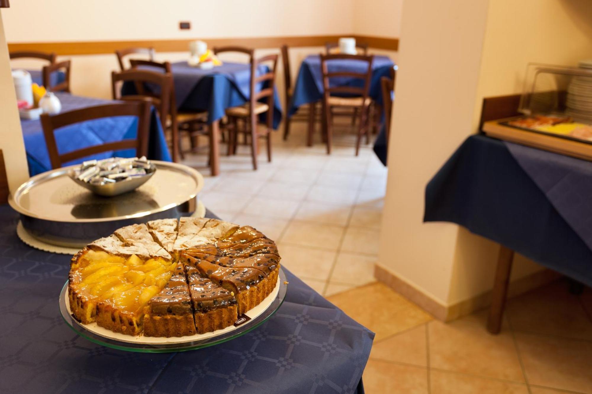 Parking Hotel Giardino Ліворно Екстер'єр фото