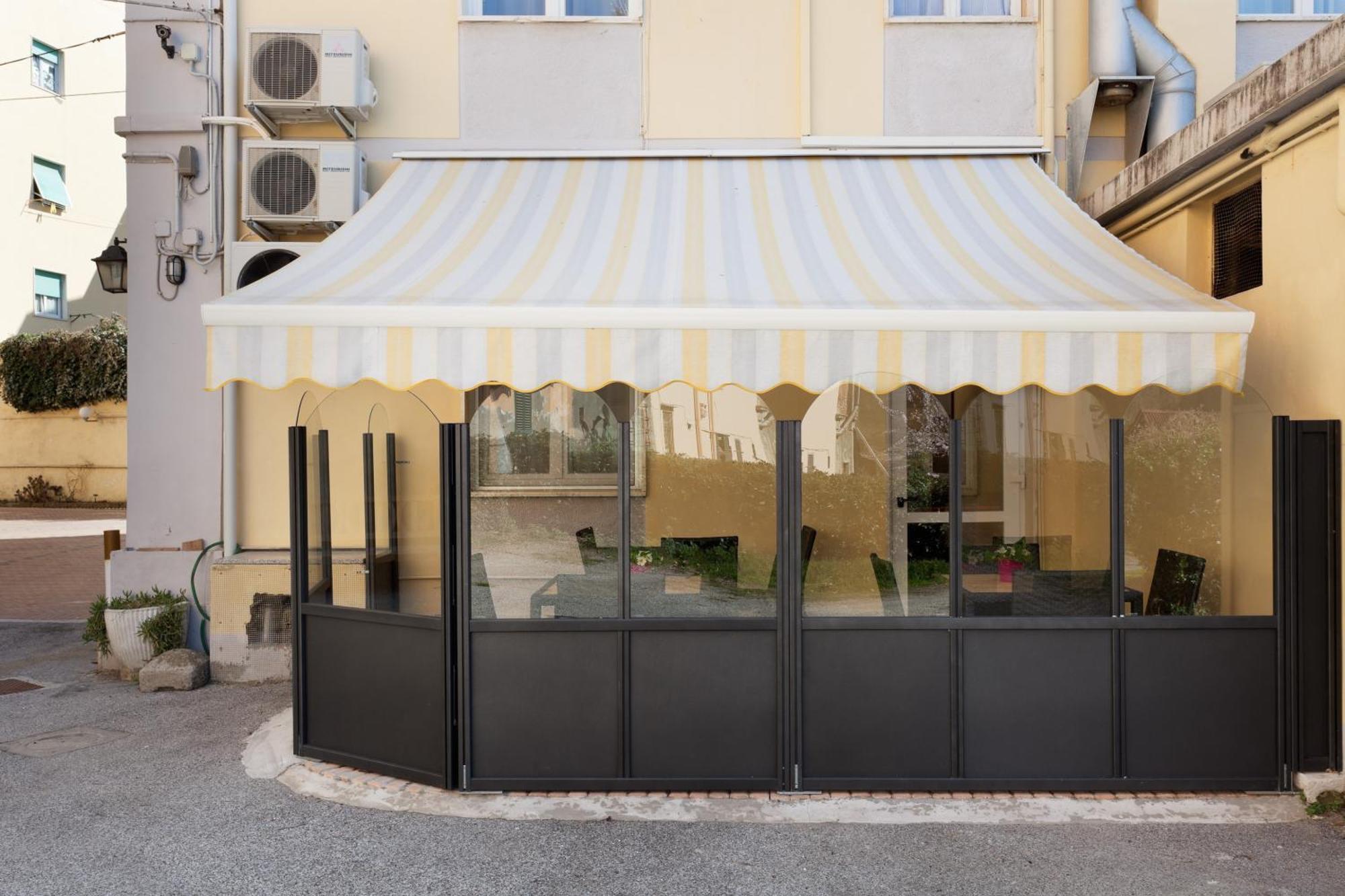 Parking Hotel Giardino Ліворно Екстер'єр фото