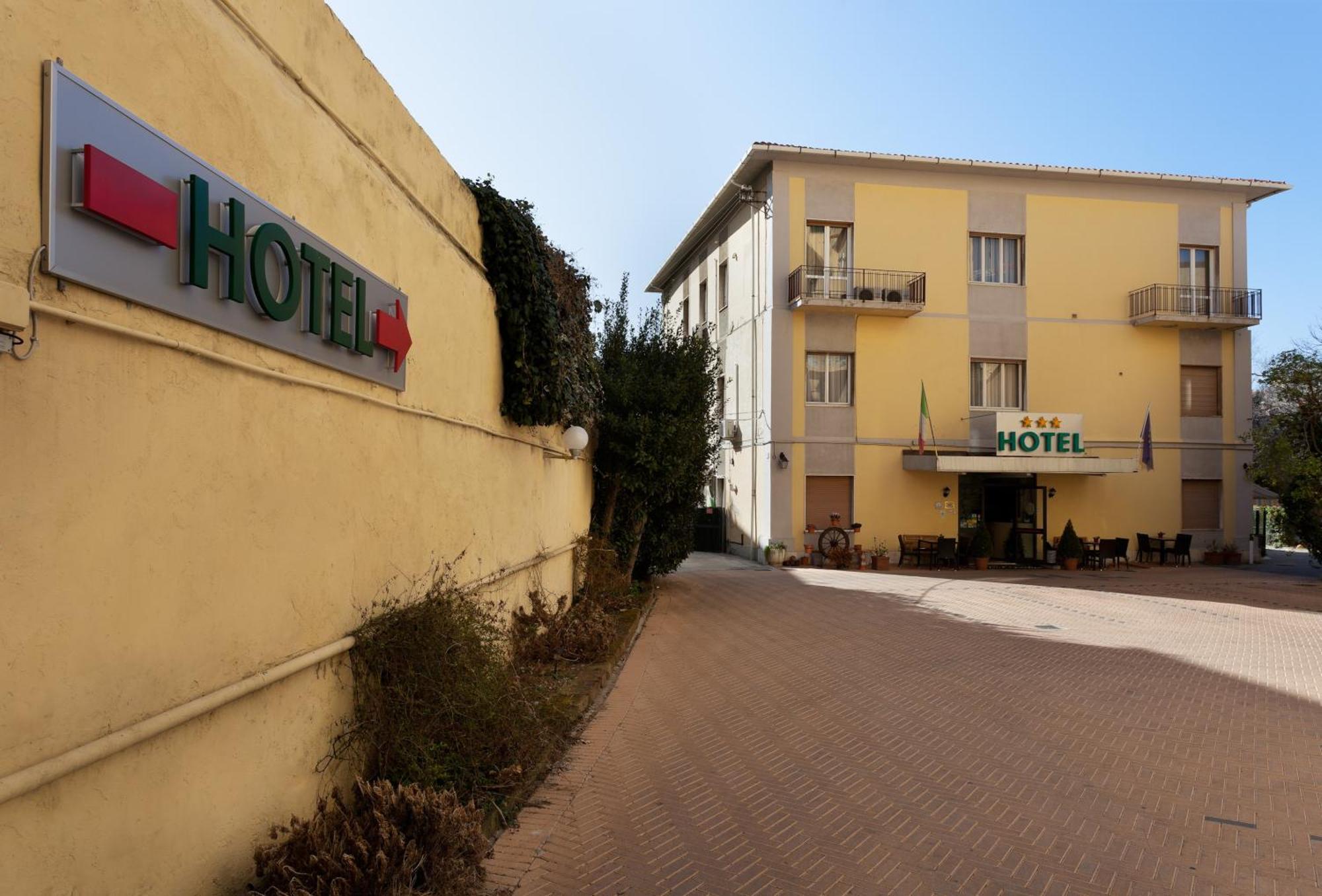 Parking Hotel Giardino Ліворно Екстер'єр фото